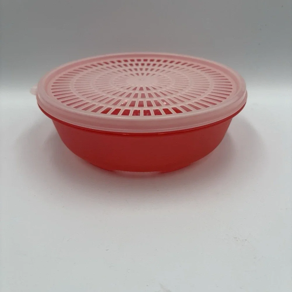 Tupperware Colander Strainer Bowl 1835 Flow Through Lid 3 Quart Red EUC
